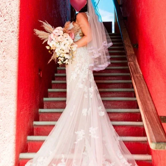 Essense of Australia Wedding Dress
